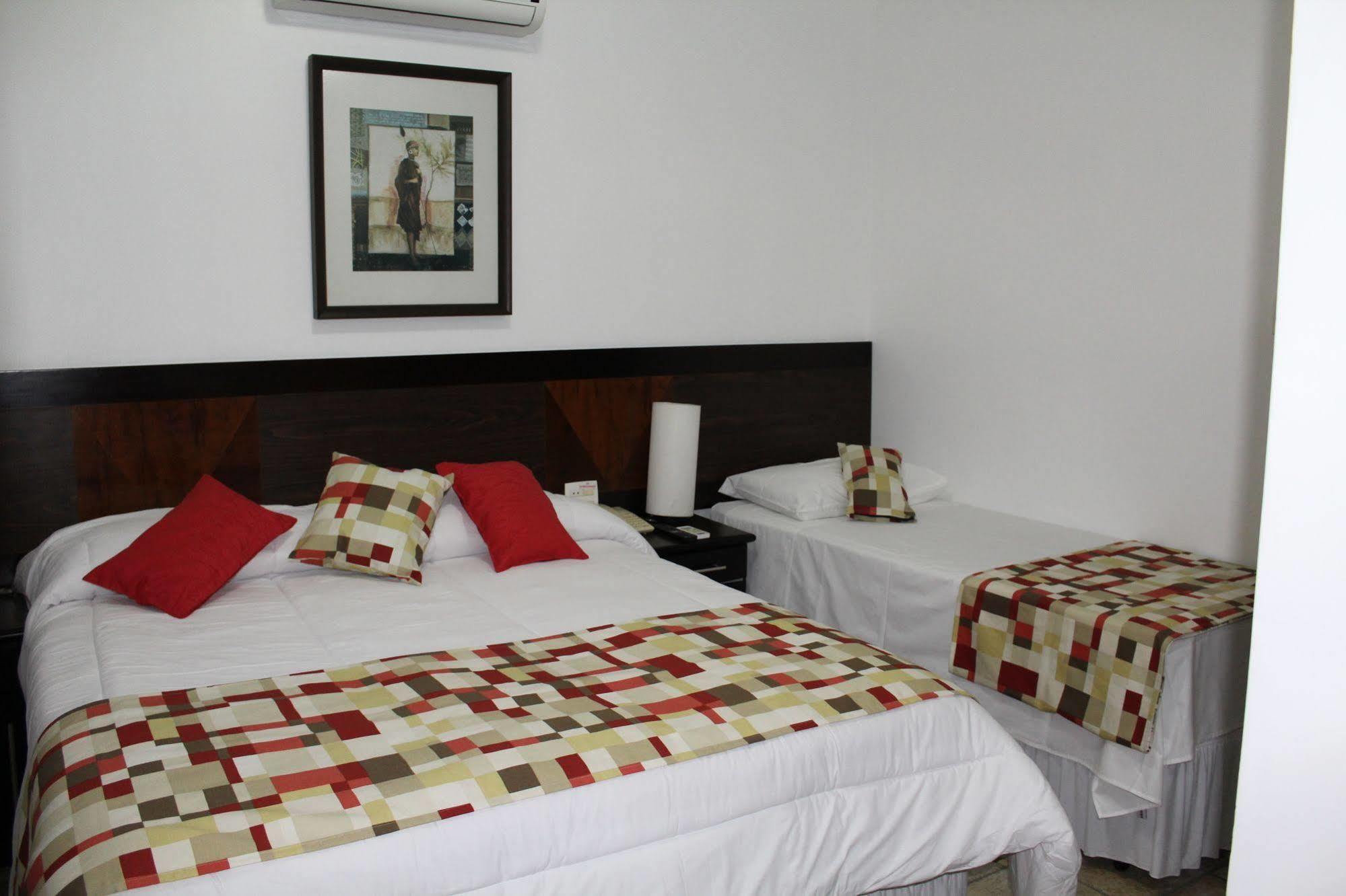 Hotel Dom Henrique Timóteo Zewnętrze zdjęcie